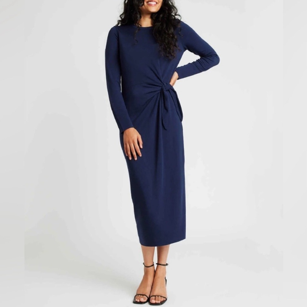 Kit + Ace Brushed French Terry long sleeve tie wrap maxi dress. 💙